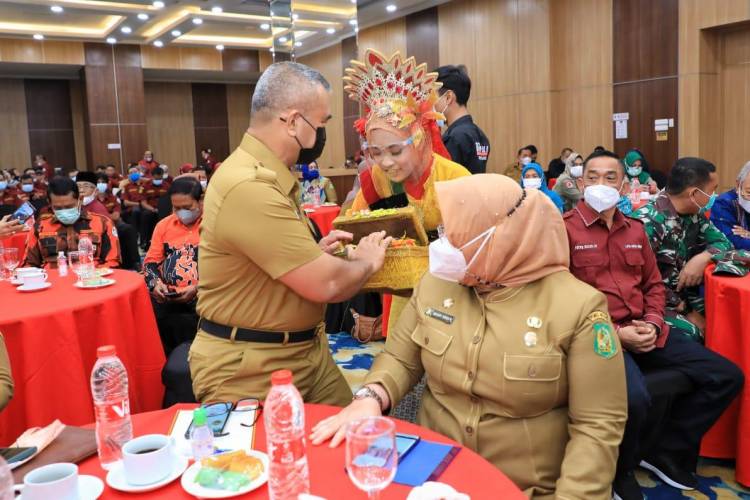 Muhammad Sofyan Hadiri Pelantikan DPD LPM Kota Medan