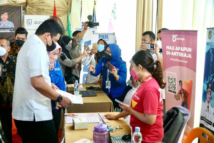 Bobby Nasution Hadiri Acara Virtual Job Fair Kota Medan