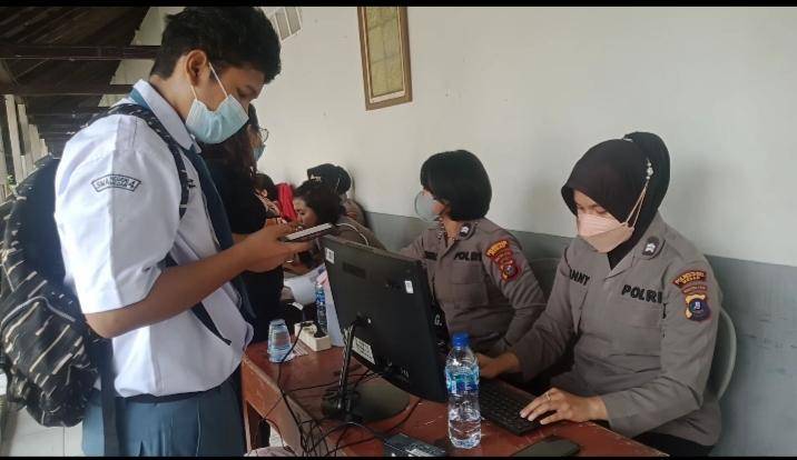 Percepat Vaksinasi, Polsek Medan Baru Laksanakan Vaksinasi Pelajar Tahap II di SMA Negeri 4 Medan