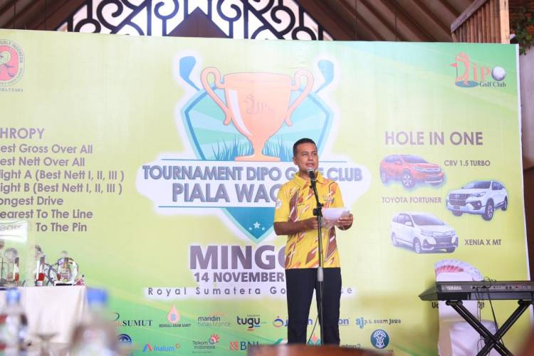 Musa Rajekshah Buka Kegiatan Turnamen Golf Dipo Golf Club