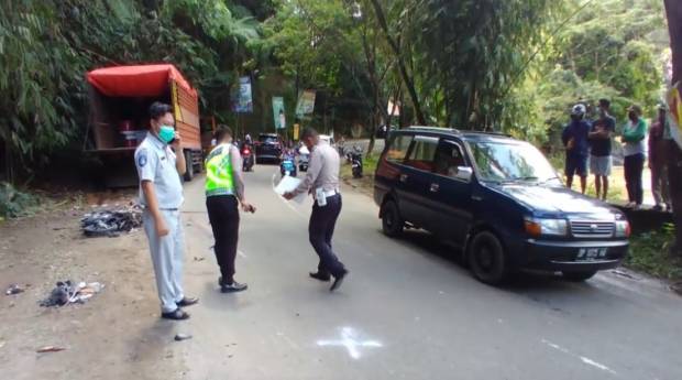 Terlindas dan Terseret Truk Siswa SMK Tewas Seketika