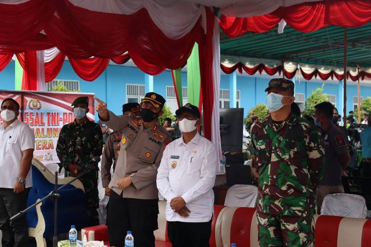 Kapolres Simalungun dan Forkopimda Tinjau Vaksinasi Massal TNI-POLRI