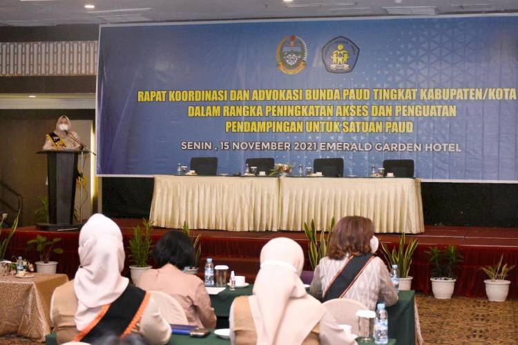 Nawal Lubis Buka Rakor Bunda PAUD Kabupaten dan Kota Sumatera Utara