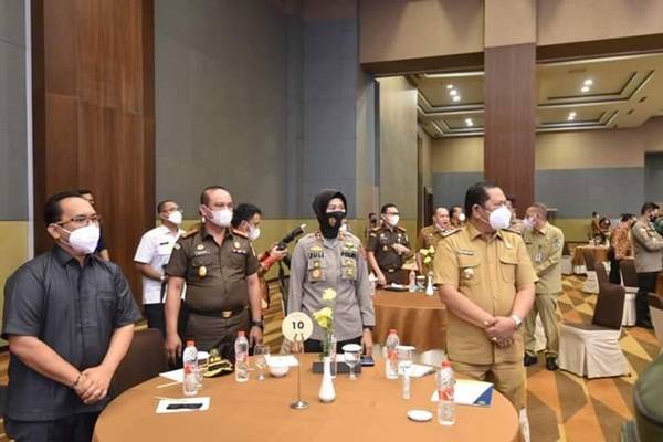 Forkopimda Padangsidimpuan Hadiri Rapat APK Terkait Percepatan Anggaran dan Evaluasi PPKM di Medan