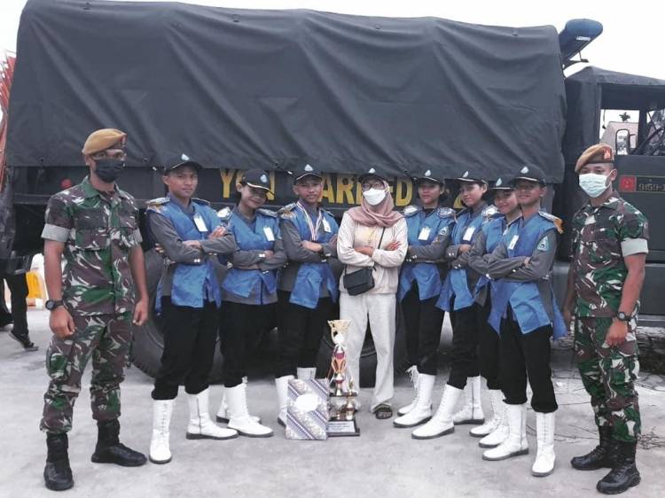 Yonarmed 2/105 Trk/KS Mendampingi Tim Paskadan Dalam Perlombaan Paskibra