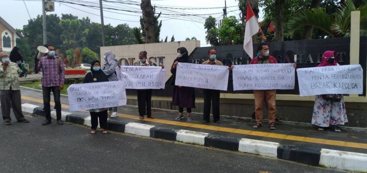 Pensiunan PTPN II Lakukan Demo Di Poldasu, Bila fi Gusur