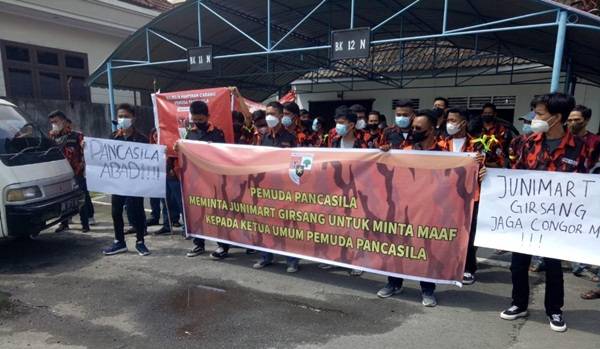 Demo di DPRD Tebingtinggi, Ratusan Kader Pemuda Pancasila Desak Junimart Minta Maaf