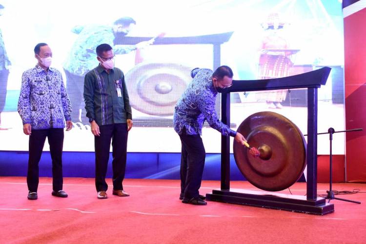 Afifi Lubis Buka North Sumatera Invest Business Forum 2021