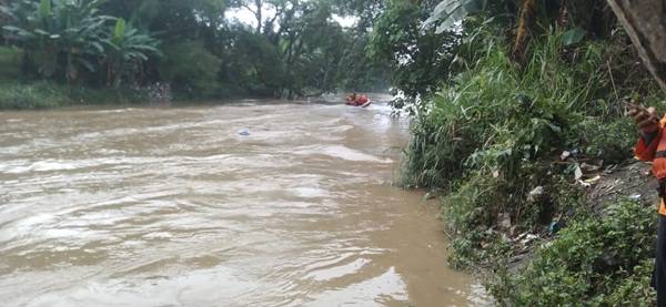 Berenang di Sungai Deli, Remaja Ini Hanyut dan Belum Ditemukan