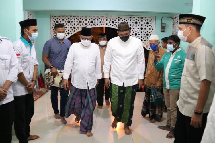 Bobby Nasution Safari Subuh di Masjid Al Ilham Medan Petisah