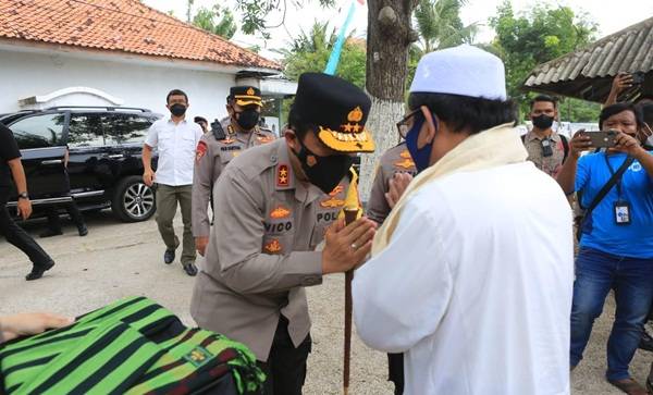 Kapolda Jatim Tinjau Akselerasi Vaksinasi Nasional di Ponpes Bangkalan
