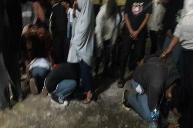 Puluhan Pelajar Diminta Cium Kaki Orang Tua