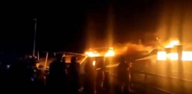 Kapal Terbakar Hebat di Pelabuhan Panjang