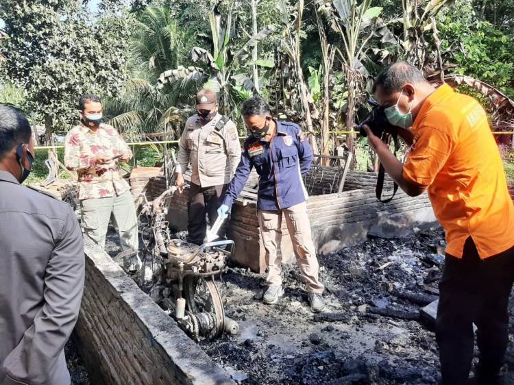 TV Meledak Hanguskan Rumah Sapri