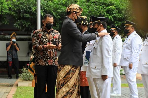 Bobby Lantik 77 Pejabat Administrator dan Pejabat Pengawas