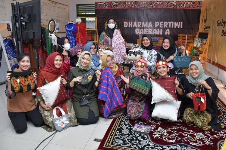 Pameran Online Gebyar Karya Pertiwi 2021 Dharma Pertiwi Daerah A Promosikan Produk Kerajinan Lokal