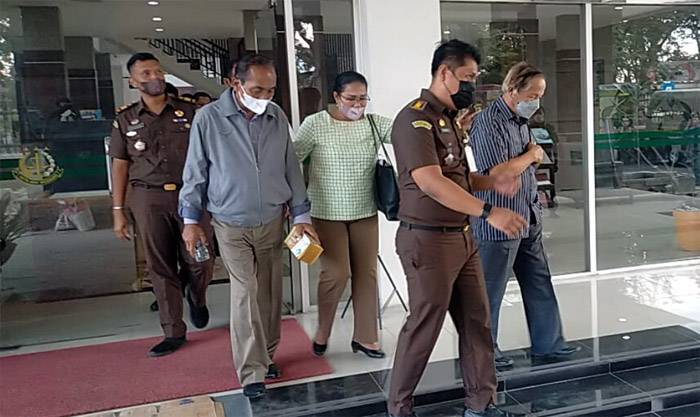 Berkas Dugaan Korupsi Mantan Bupati dan Mantan Sekda Tobasa Diserahkan ke Jaksa Penuntut Umum