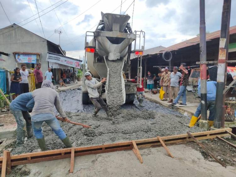 Berpuluh Tahun Ditutupi Bangunan Liar, Bobby Nasution Buka Akses dan Beton Jalan Aman Medan Helvetia