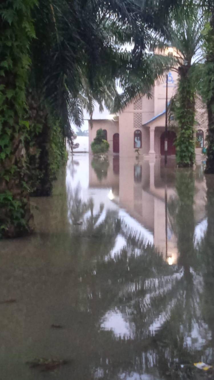 Kepala Dusun Marah Ditanyai Warga Desa Korban Banjir