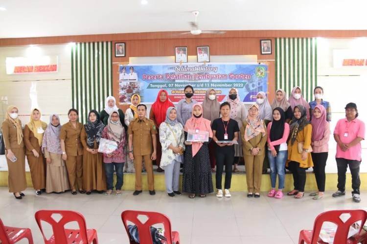 Dinas Perindustrian Kota Medan Adakan Pelatihan Pembuatan Gorden Bagi Masyarakat Medan Belawan