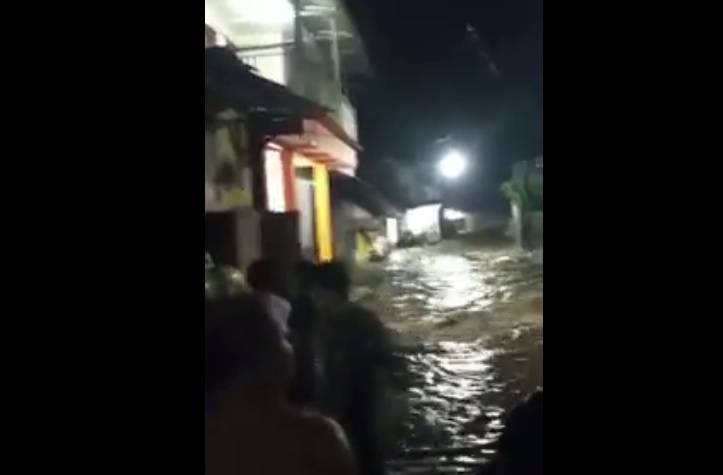 Sebanyak 9 Rumah Warga Hanyut Terseret Arus Banjir Bandang