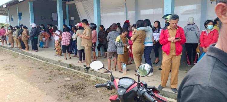 Saat Jam Kerja, Sejumlah PNS di Humbahas Keluyuran di Bazar Pangan Murah