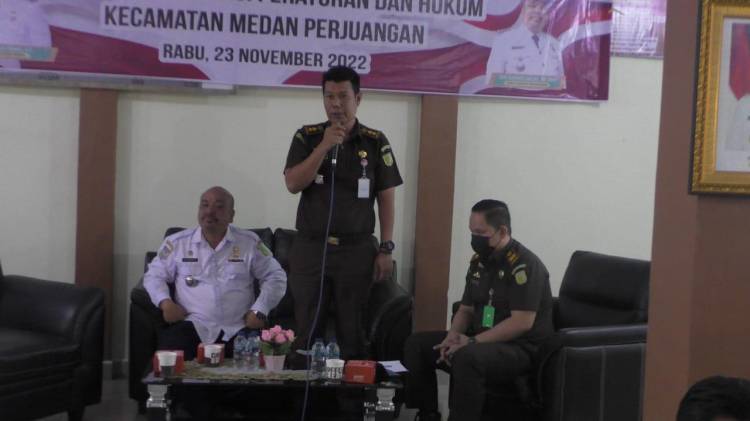 Guna Tingkatkan Pemahaman, Kecamatan Medan Perjuangan Gelar Sosialisasi Peraturan dan Hukum
