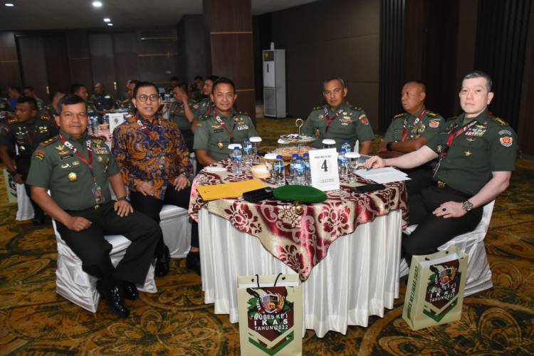 Pangdam I/BB Hadiri Mubes IKAS & Pelantikan Pengurus Ikatan Keluarga Alumni Seskoad 2022- 2025
