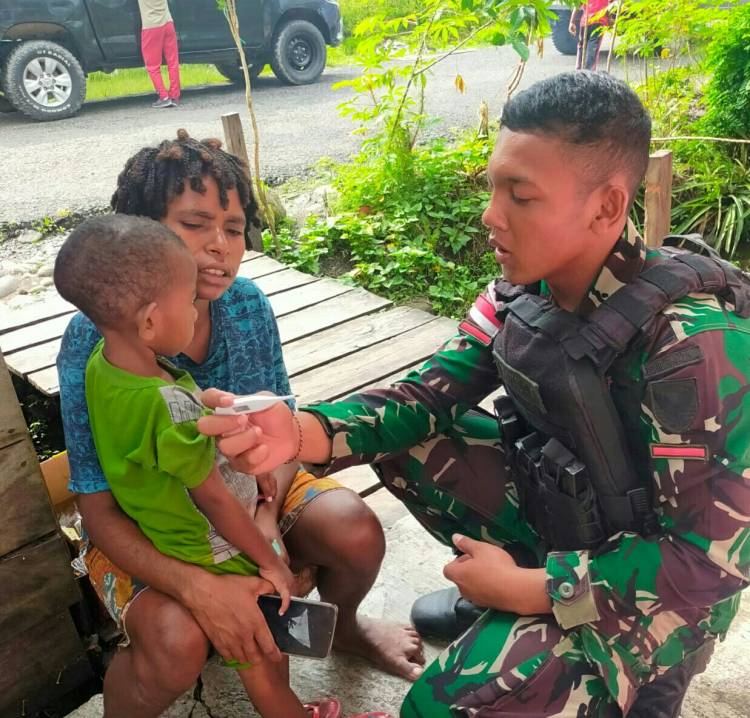 Selalu Hadir Saat Dibutuhkan Masyarakat, Ini Yang Diperbuat Satgas Yonif Raider 142/KJ