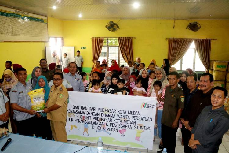Dukung Penanganan Stunting Di Kelurahan Pekan Labuhan, PUD Pasar Bantu Bahan Pangan