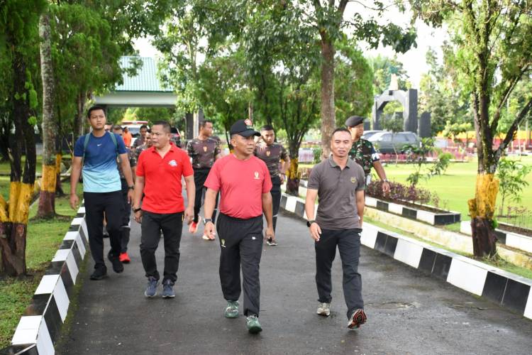 Danyonkav 6/NK Sambut Kasdam I/BB Untuk Olahraga Bersama Prajurit Naga Karimata