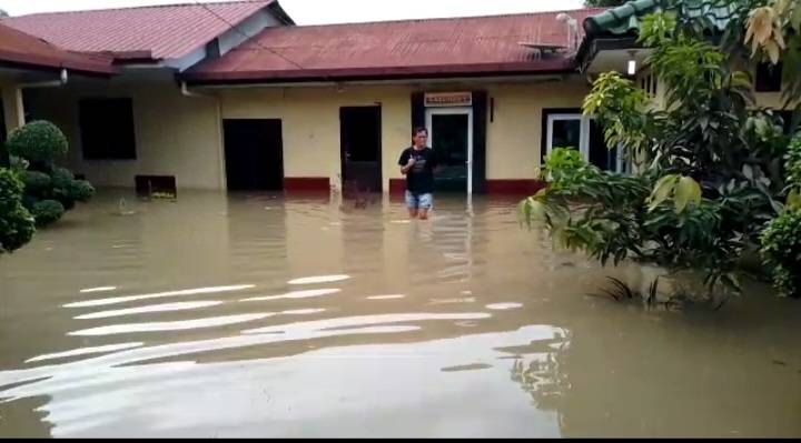 Tanggul Jebol, Ribuan Rumah Warga Medan Utara Terendam