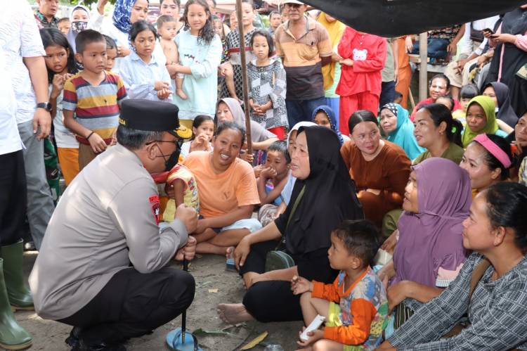 Kapolda Sumut Pastikan Kebutuhan Korban Banjir Tersedia