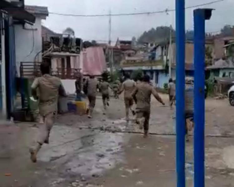 Satpol PP Kabupaten Karo Lari Terbirit - Birit Karena Diserang Siswa SMK Pijerpodi Berastagi