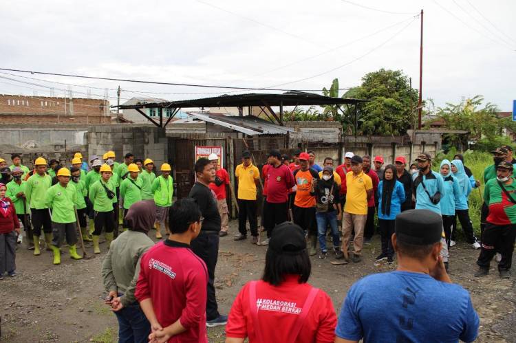 Kecamatan Medan Helvetia dengan Sunggal Deli Serdang Kolaborasi Bersihkan Aliran Sungai