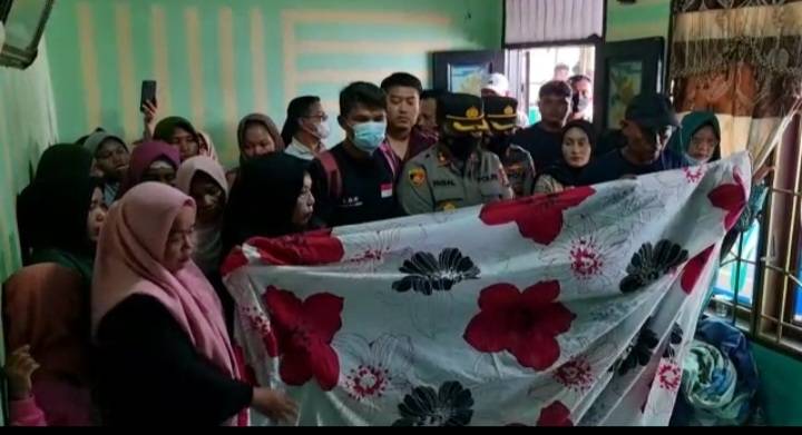 Korban Penembakan Polisi Disemayamkan, Kapolres Pelabuhan Belawan Melayat