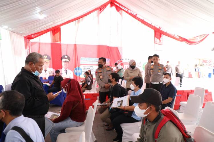 Tinjau Pelayanan Kantor Samsat, Kapolda Sumut : Tingkatkan Pelayanan Kepada Masyarakat, Jangan Dipersulit