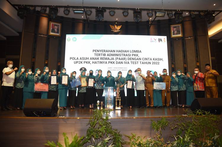 Nawal Buka Rakernis dan Penyerahan Penghargaan untuk PKK Desa/Kelurahan