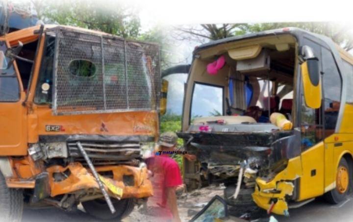 Akibat Jalan Berlobang &ldquo;Gondo&rdquo; Masuk Rumah Sakit dan Dua Bus Ringsek