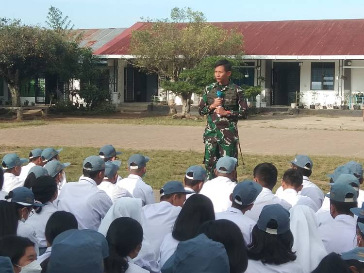Dandim 0205/TK Pimpin Upacara dan Berikan Wawasan Kebangsaan di SMAN 1 Kabanjahe