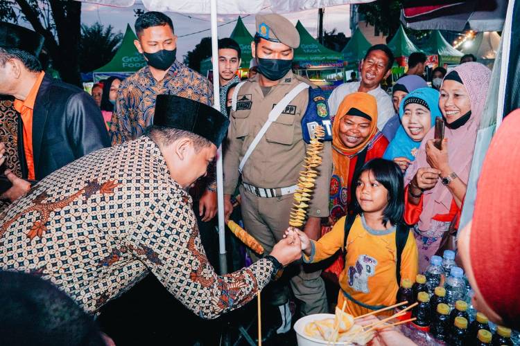 Buka Pekan KHAS, Bobby Nasution: Medan Kota Pertama Gratiskan Pengurusan Sertifikat Halal UMKM