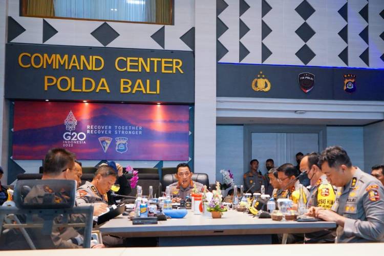 Pastikan Pengamanan KTT G-20, Jenderal Listyo Sigit Tinjau Command Center