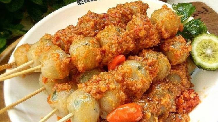 Pingin Buat Makanan Simple Dirumah Namun Lezat, Ini Resep Cilok Saus Kacang yang Bikin Ketagihan!