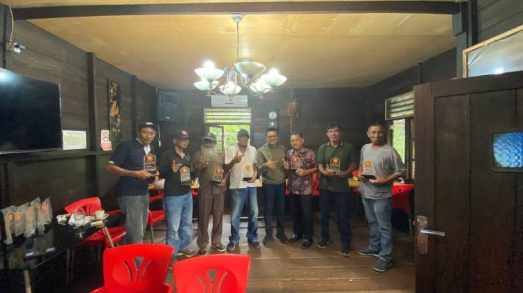 Mulia Syahputa Beri Santunan untuk Para Mantan  Kepling