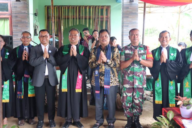 Ini Pesan Bupati Toba di GKPI Resor Patane
