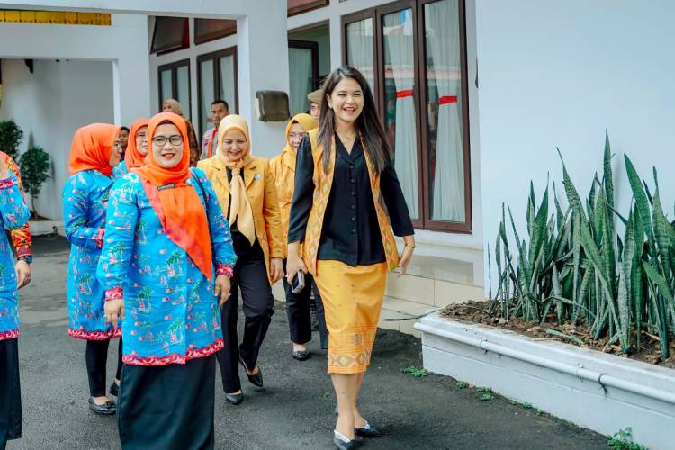 Ny Kahiyang Ayu Terima Kunjungan Rombongan TP PKK Kabupaten Padang Pariaman