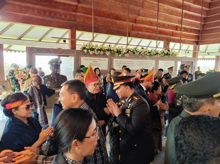 Kapolres Toba AKBP Hadiri Upacara Pemakaman Alm Letjen TNI (Purn) T B Silalahi
