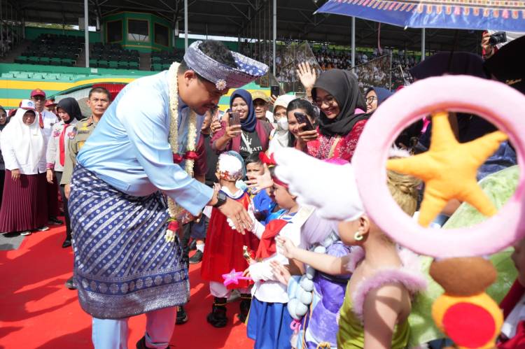 Rayakan Hari Guru, Wali Kota Medan Beri Kado Istimewa Untuk Guru di Kota Medan