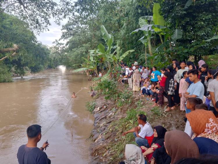 Bocah 5 Tahun Hanyut Terseret Sungai Titi Payung