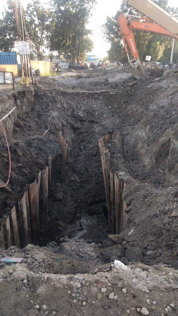 Korek Sana Sini, Akibat "Galian Drainase&rdquo; Pipa 600 Tirtanadi Pecah, sehingga Air Mati
